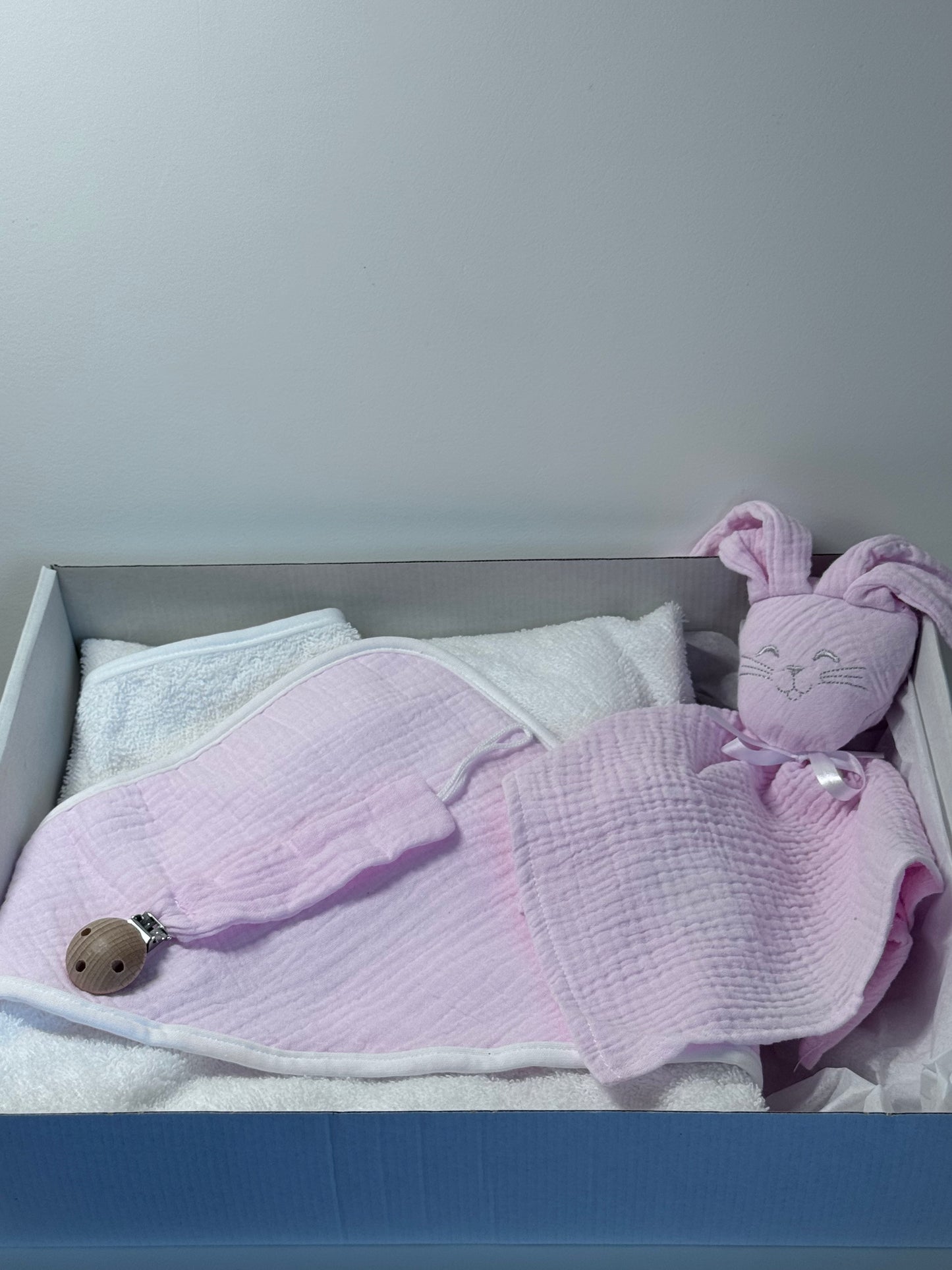 Coffret Cape de bain/gant + Doudou lapin + Attache tétine