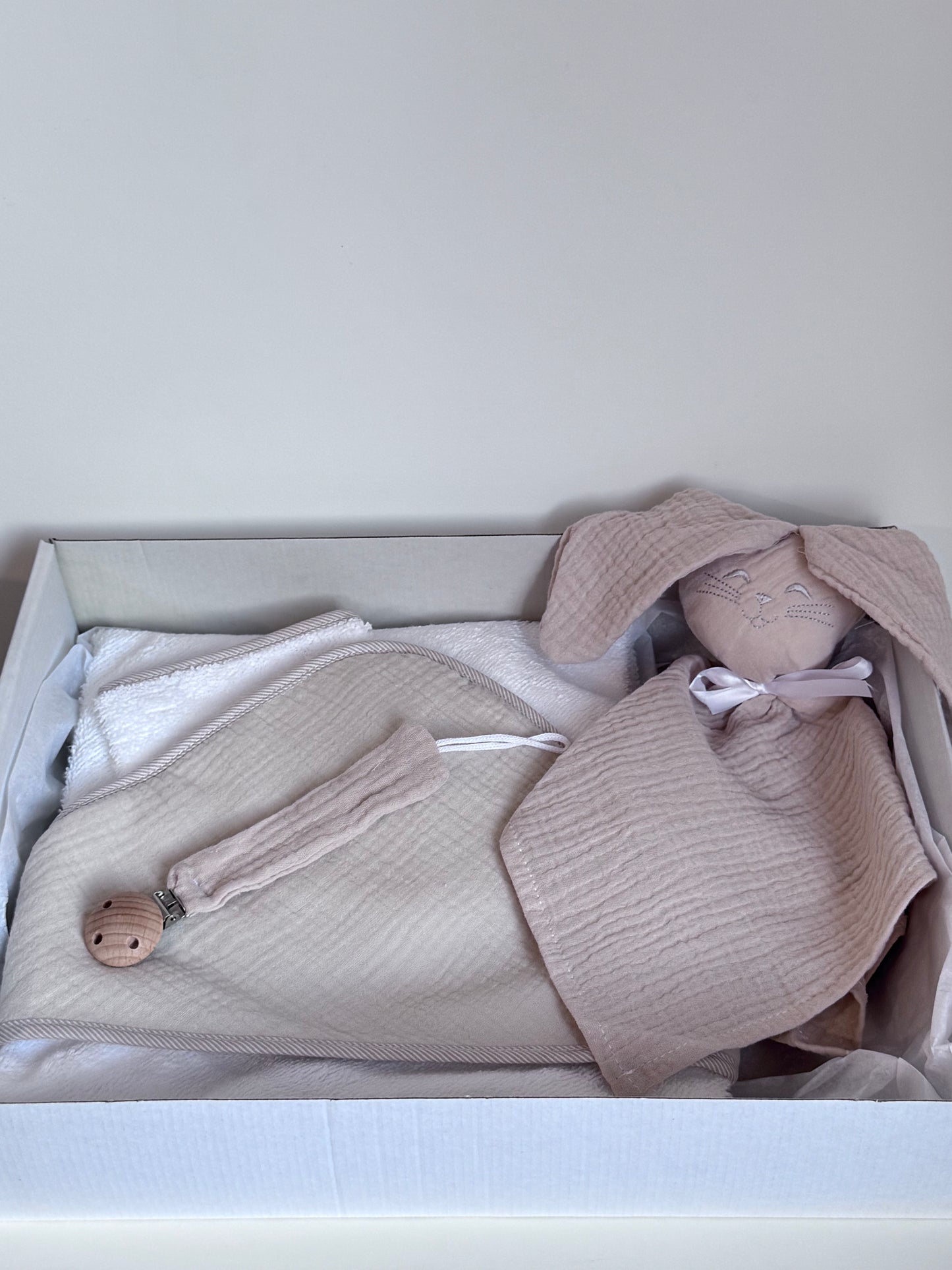 Coffret Cape de bain/gant + Doudou lapin + Attache tétine