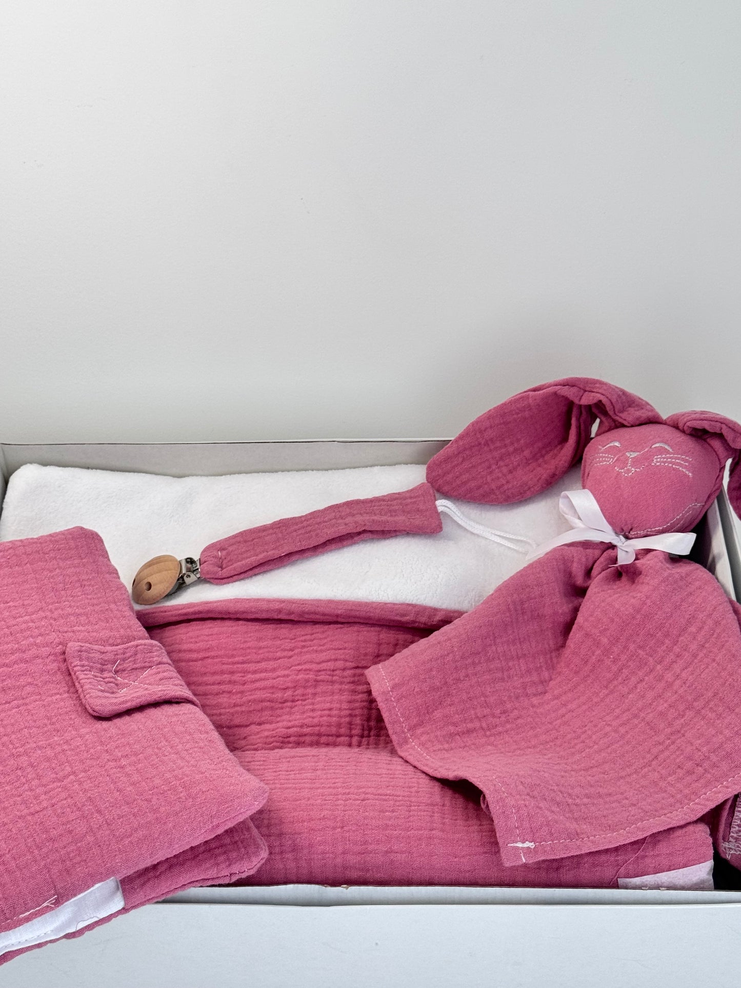 Coffret naissance Plaid + Carnet de santé +Doudou +Attache Tétine