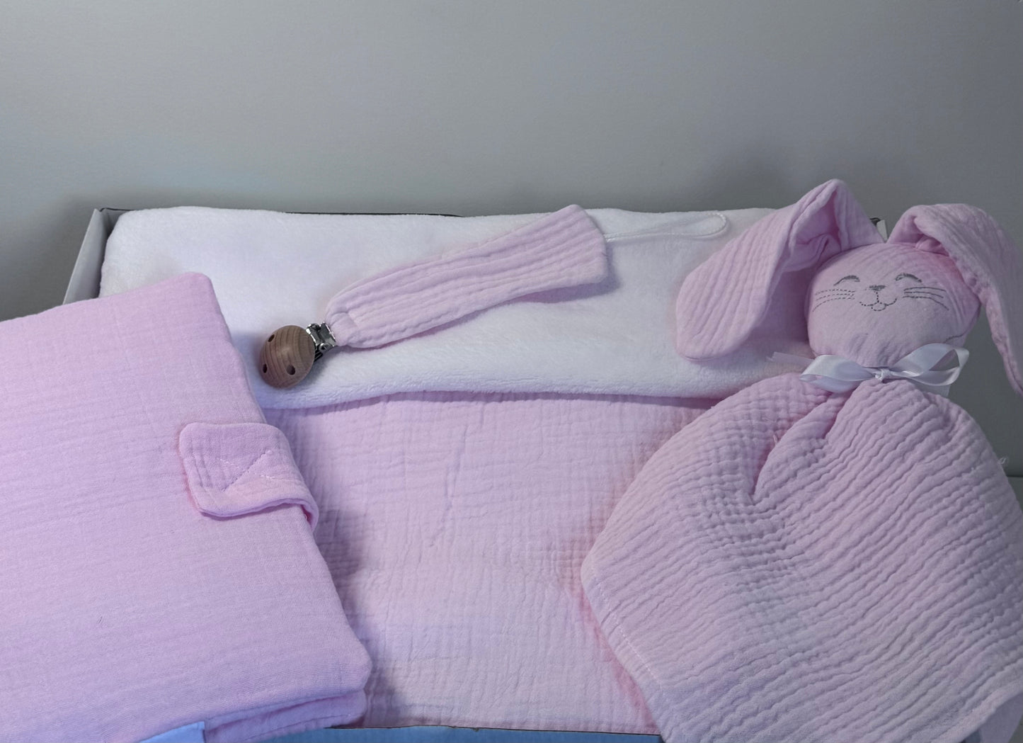 Coffret naissance Plaid + Carnet de santé +Doudou +Attache Tétine