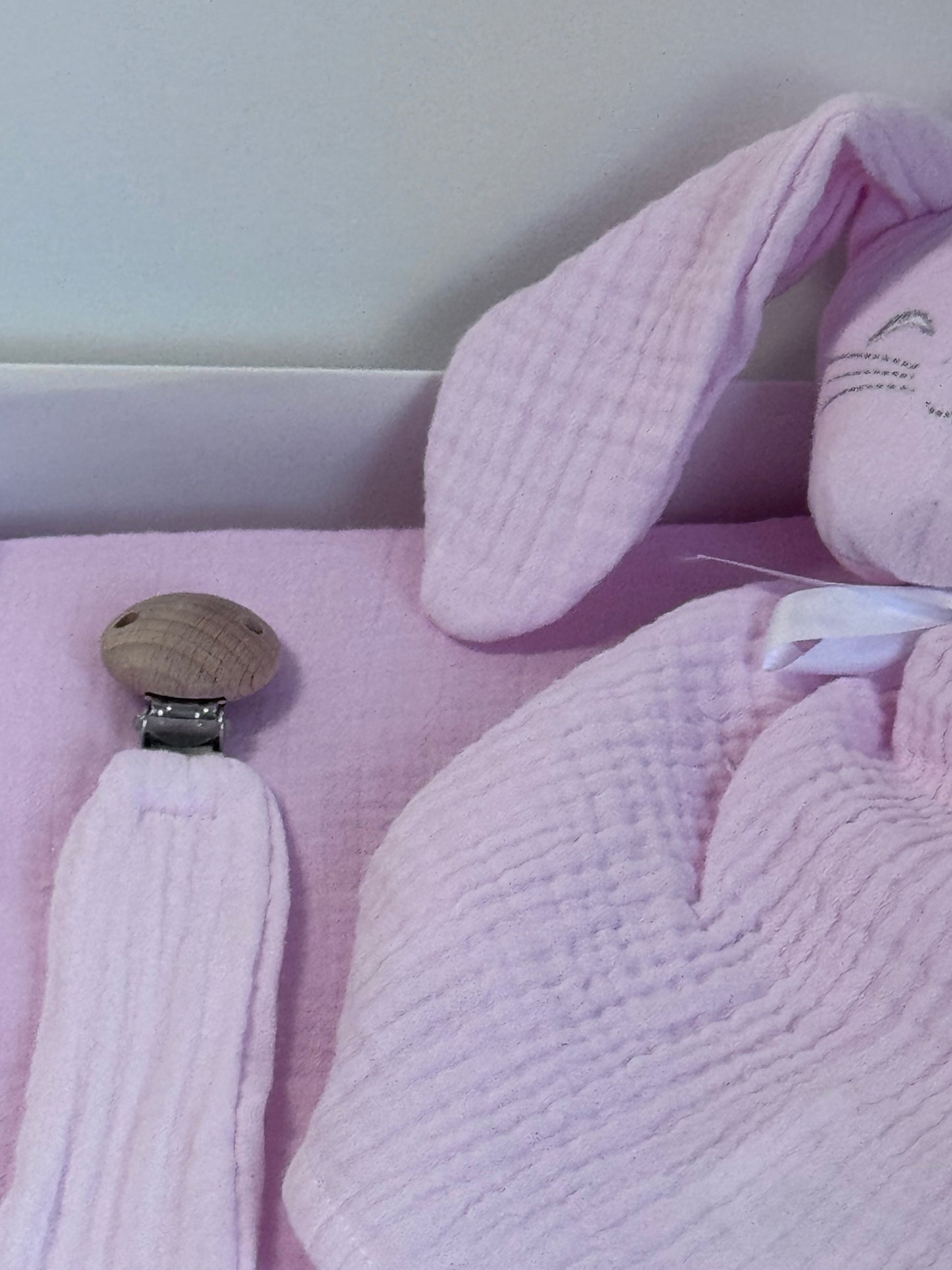 Coffret Carnet de Santé + Attache Tétine + Doudou lapin